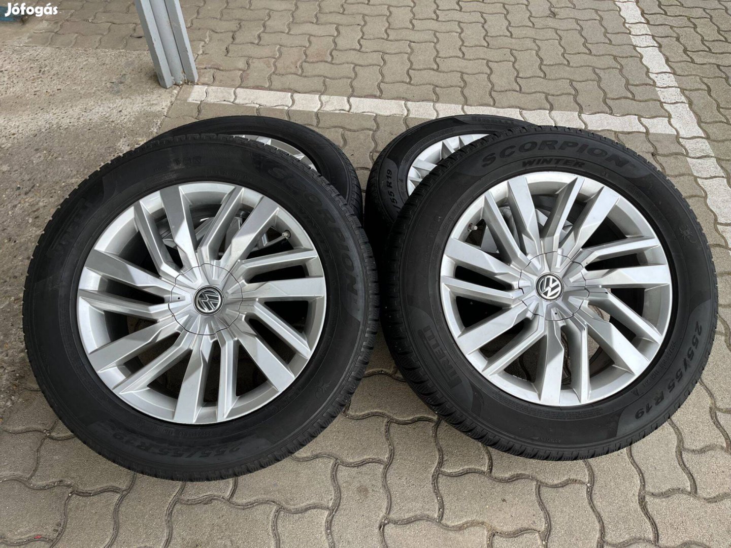 VW Touareg alufelni téligumival 19"