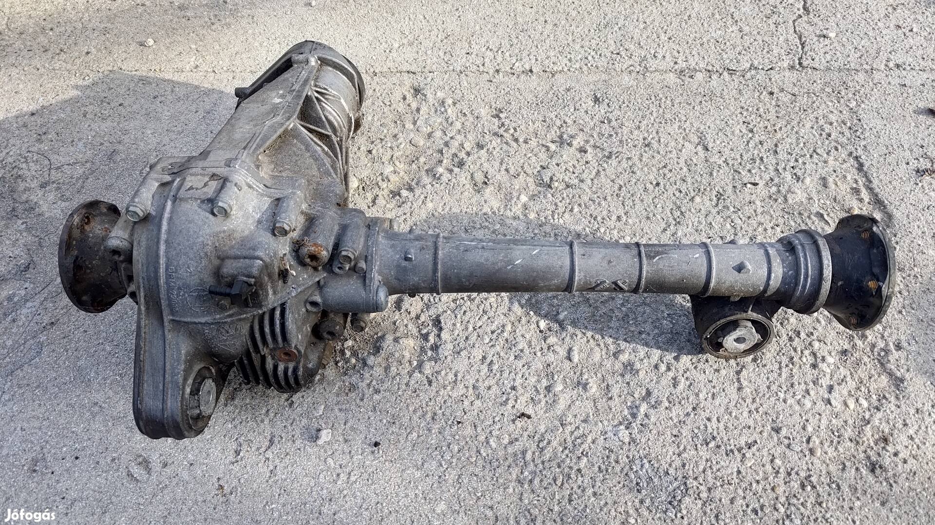 VW Touareg első difi 