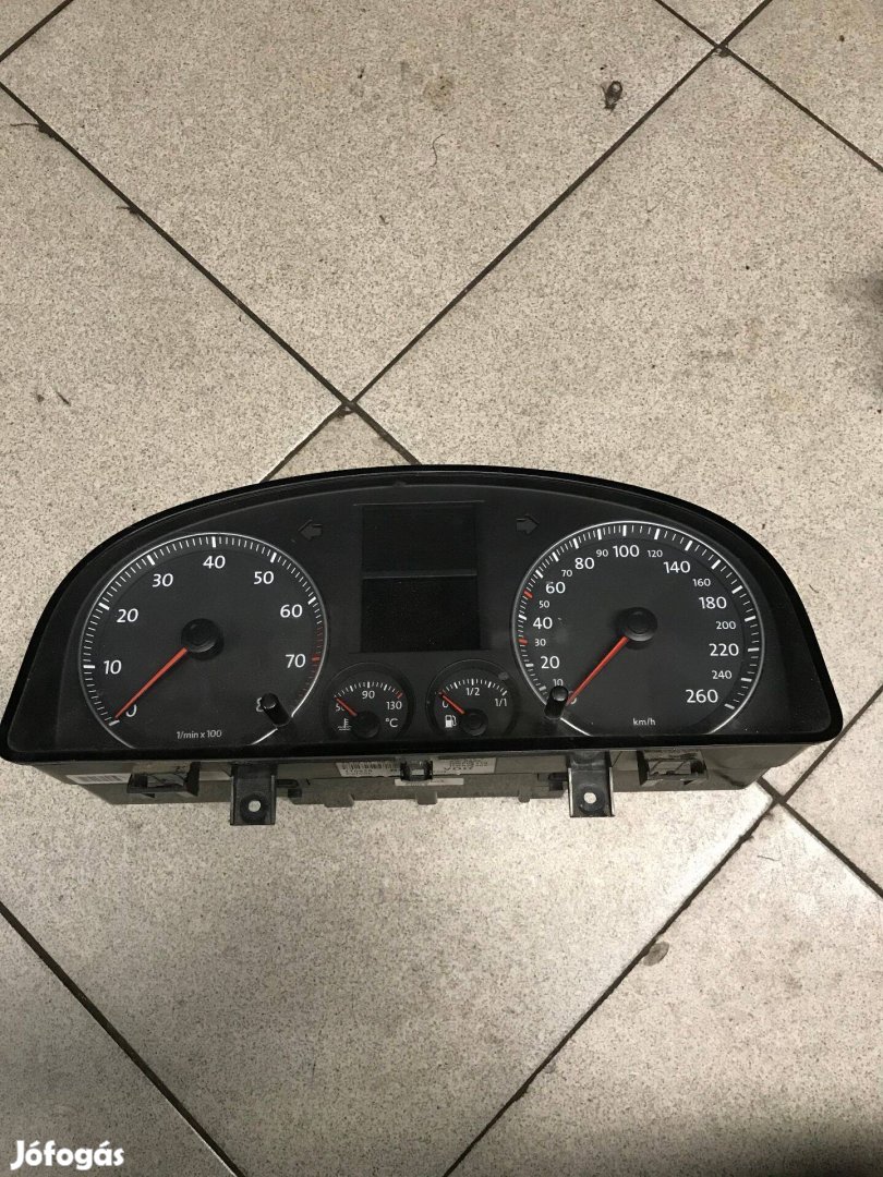 VW Touran 1T 1,6 FSI / KM óra 1T0 920 850