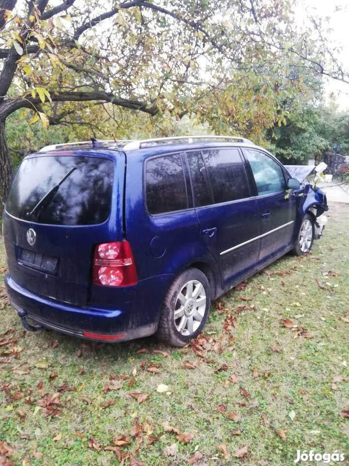 VW Touran 2008 2.0pdtdi BMM Bontásból