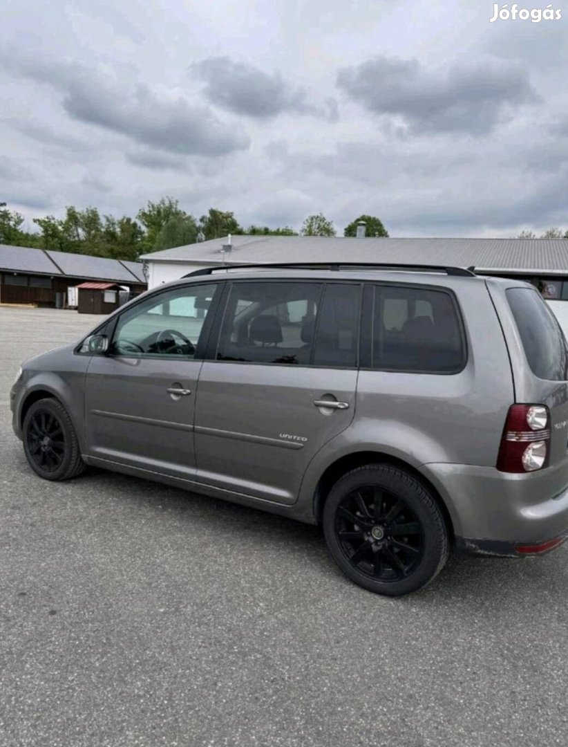 VW Touran 2.0 TDI 7 személyes