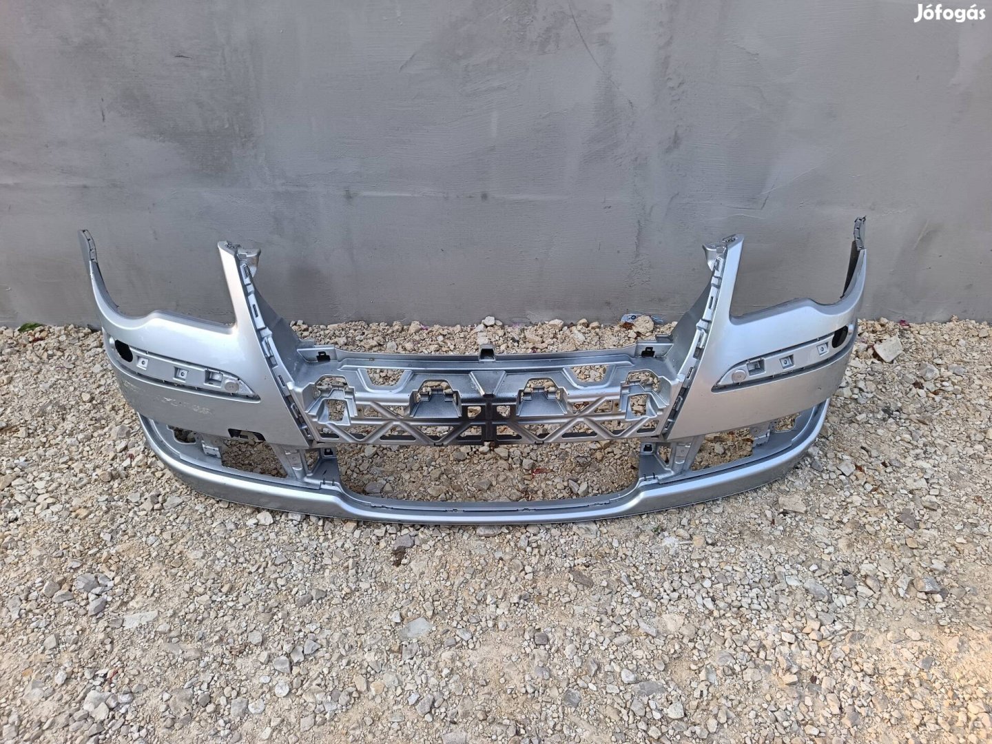 VW Touran Gyári első lökhárító