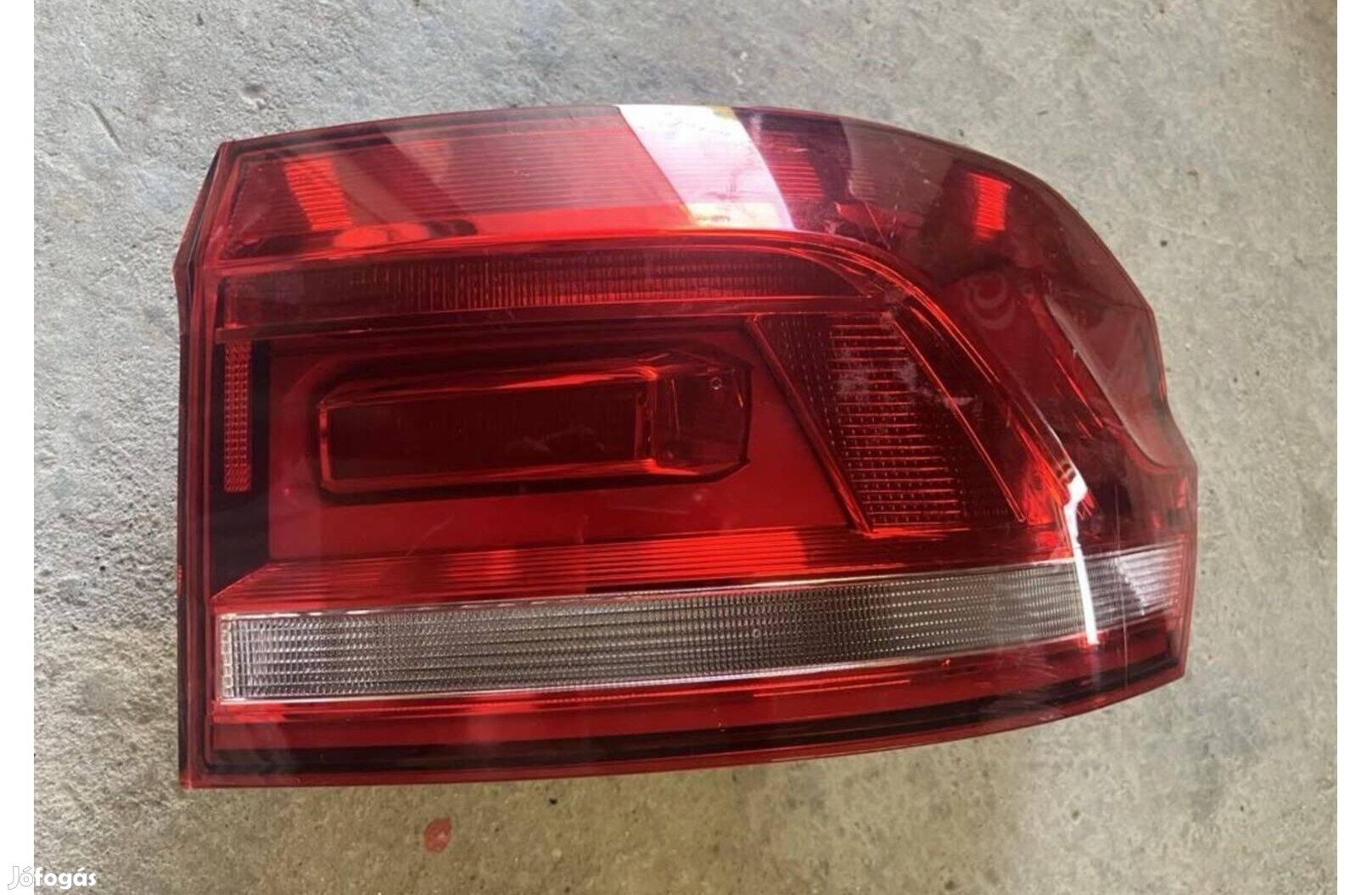 VW Touran II lámpa