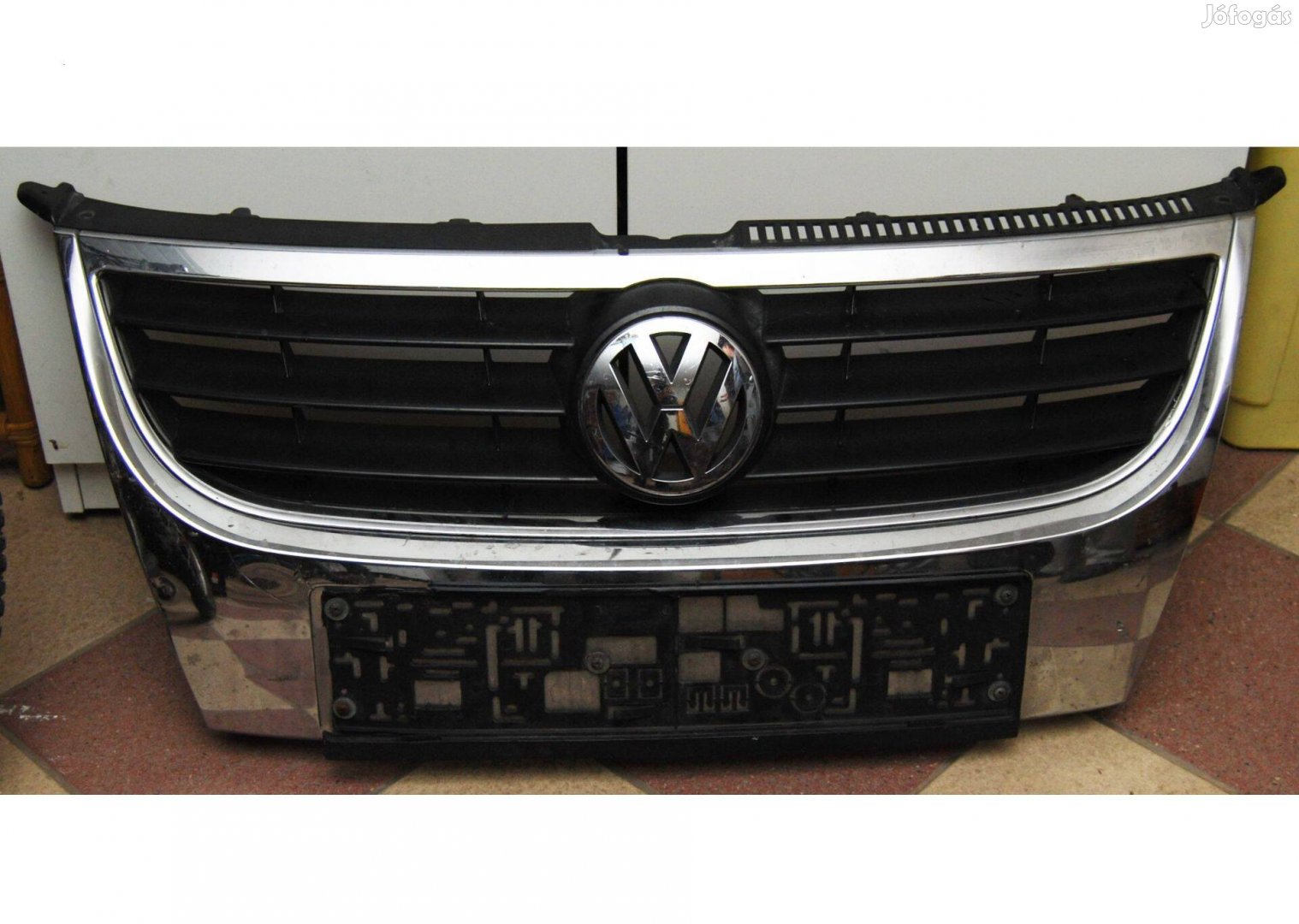 VW Touran Trendline 894572400 gyári hűtőrács 1TO853651E