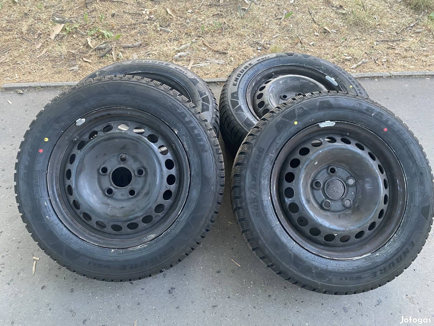 VW Transporter T5 lemezfelni új téli gumikkal 205/65R16C