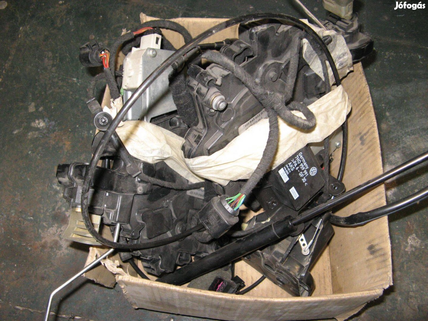 VW Transporter T5 tolóajtó zár eladó