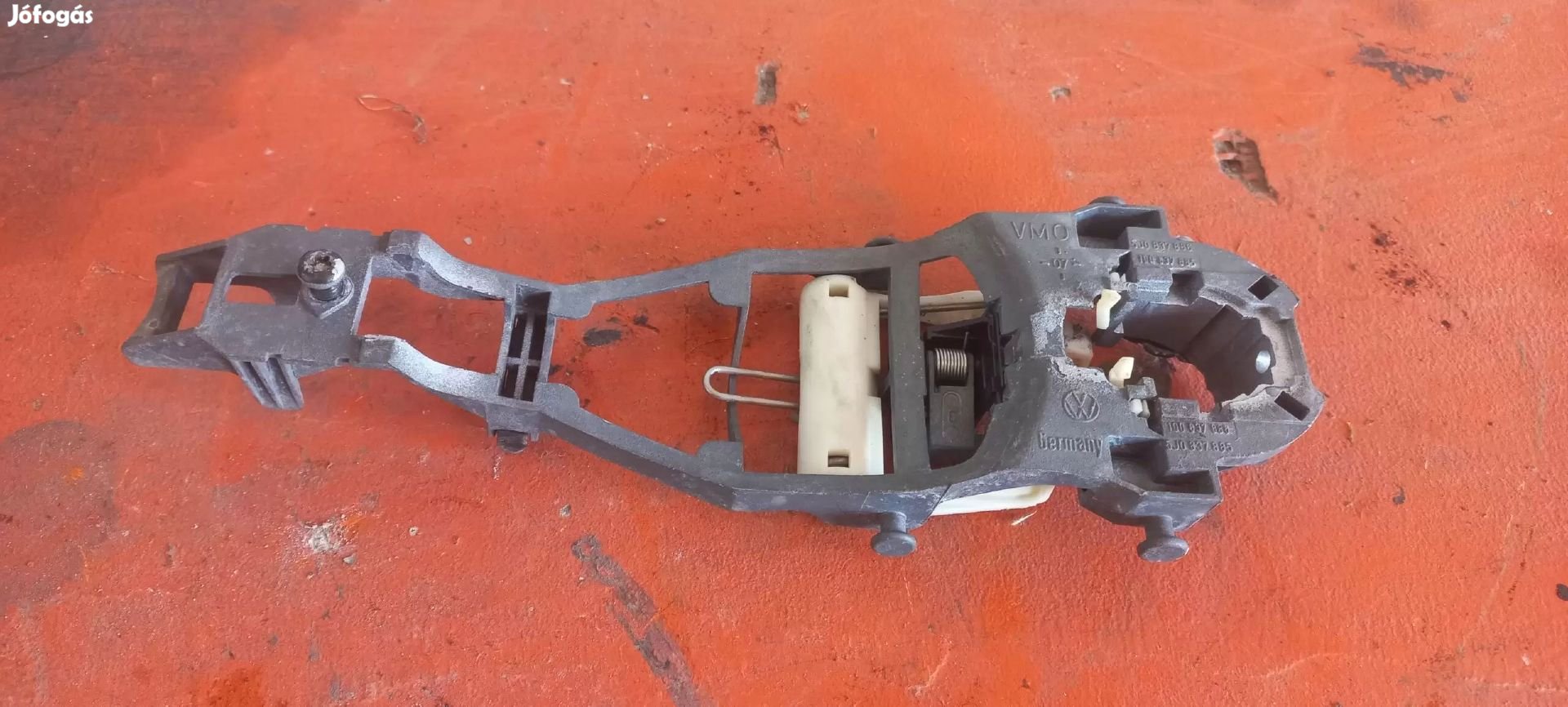 VW Volkswagen Golf 5 03- Bal hátsó ajtó kilincs tartó