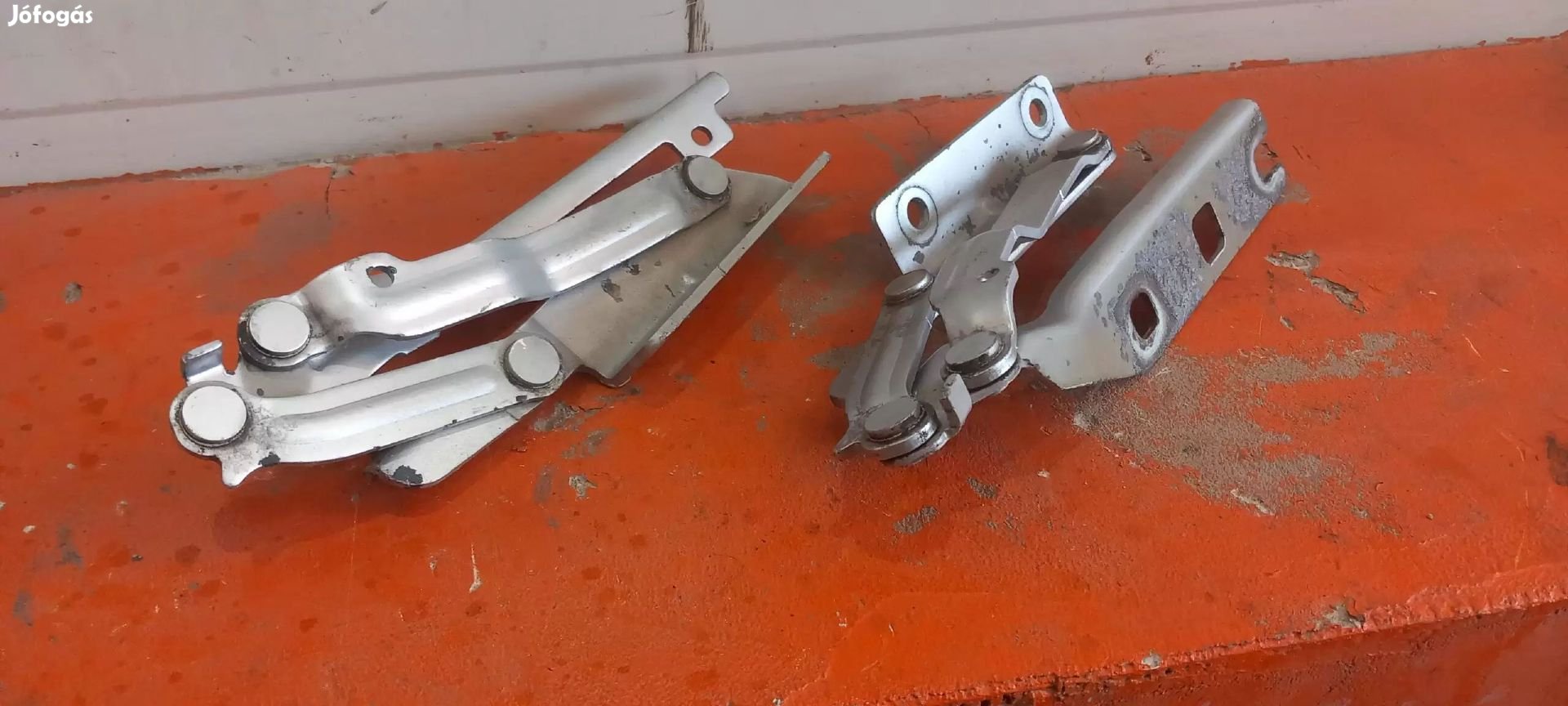 VW Volkswagen Golf V 5 motorháztető gépháztető nyitó zsanér