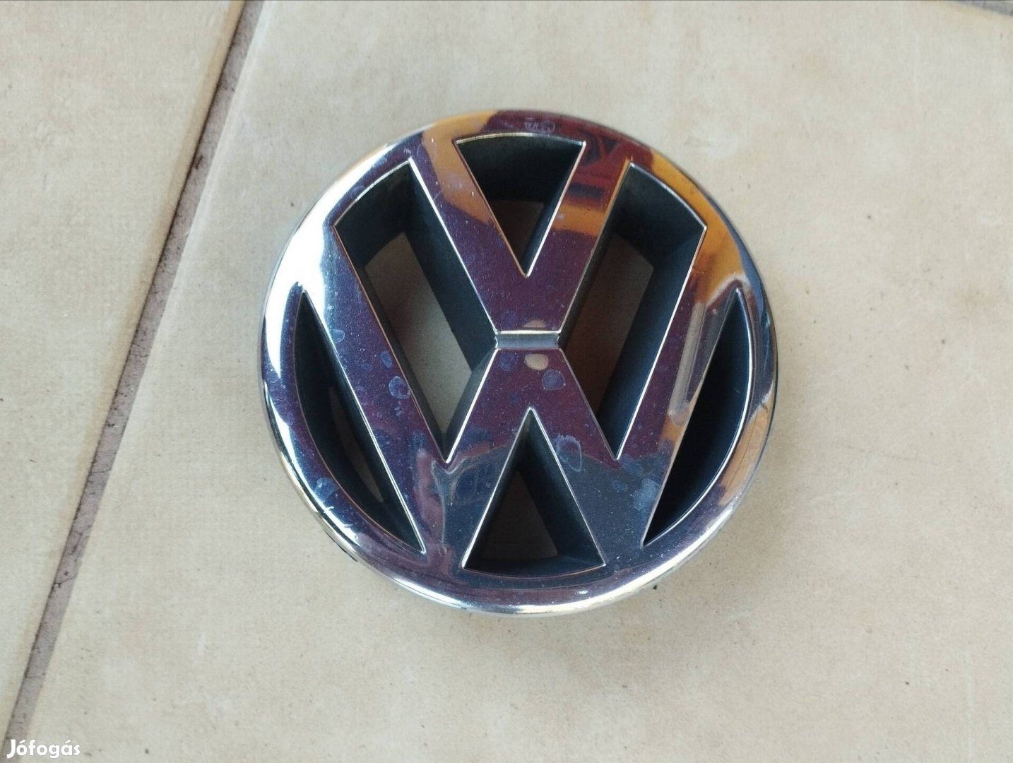 VW Volkswagen Passat hűtődíszrács embléma 