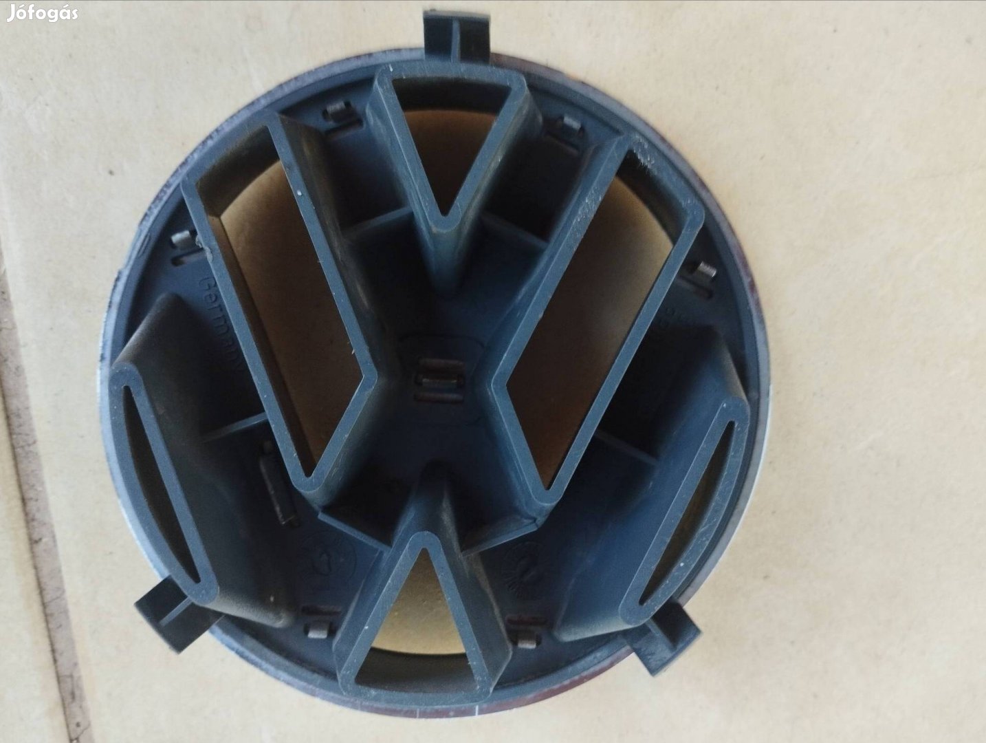 VW Volkswagen Passat hűtődíszrács embléma 