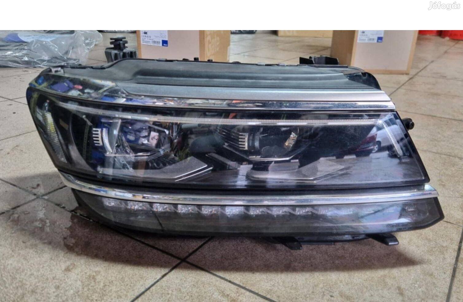 VW Volkswagen Tiguan jobb első fényszóró 5NN941082