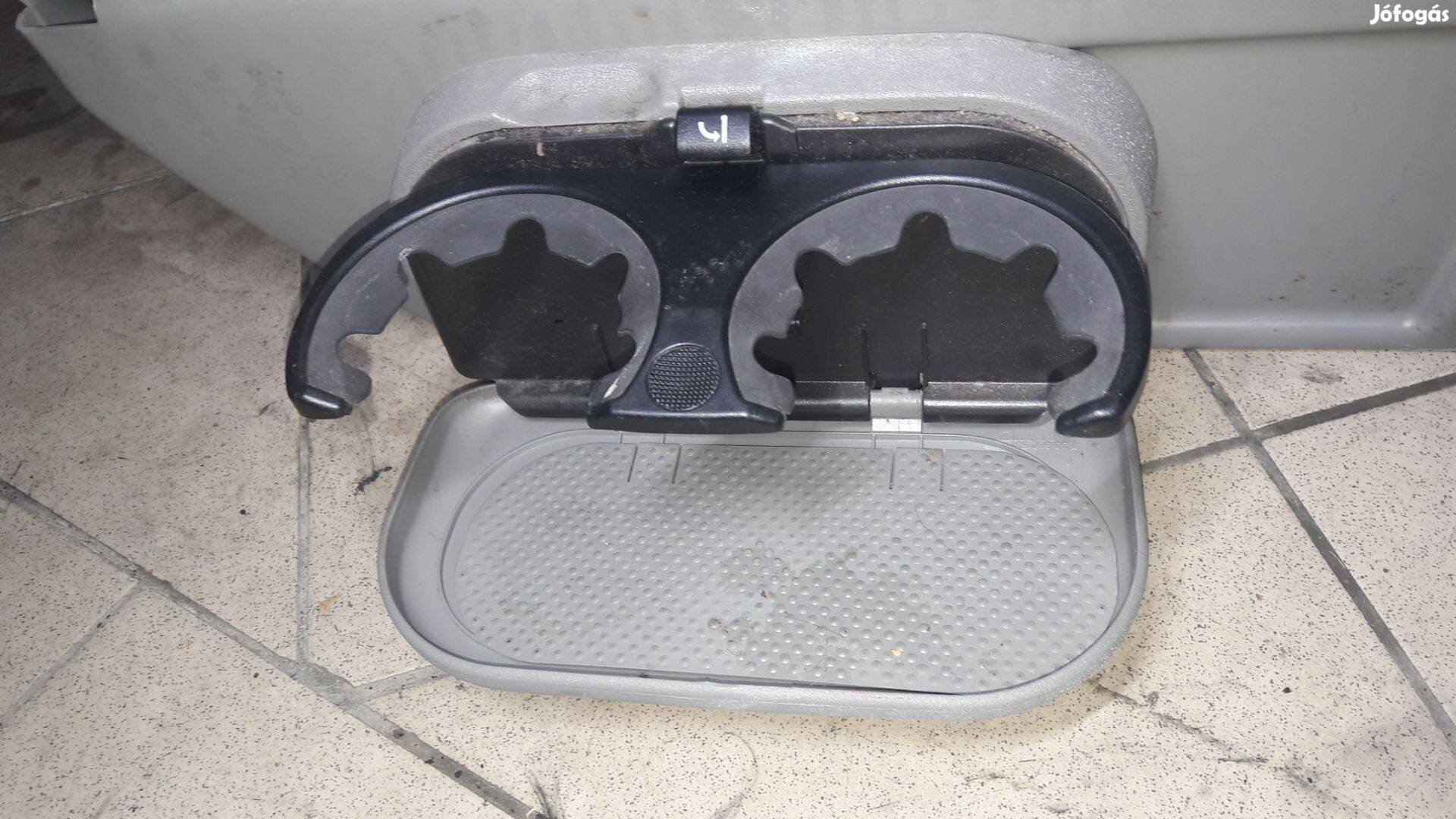 VW Volkswagen Transporter T4 Multivan, Caravelle anyós ülés pohártartó
