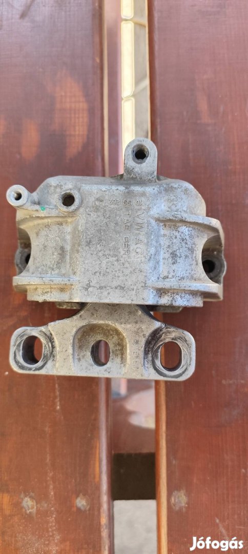 VW, Seat Leon Bxw motor tartó bakk