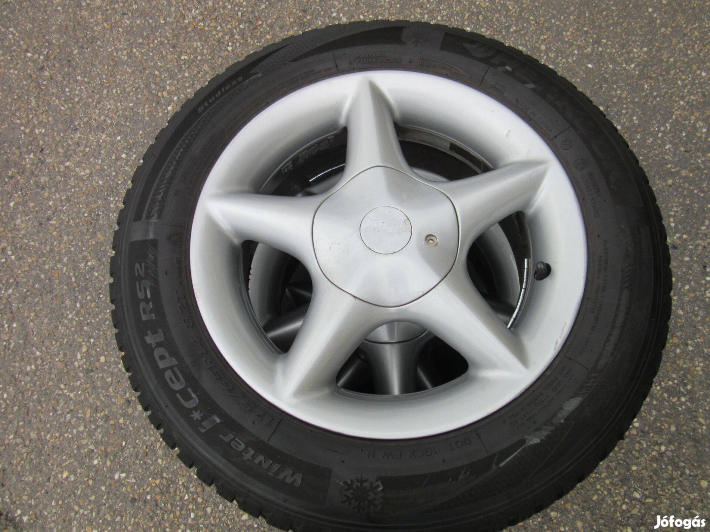 VW, Suzuki 4x100 alukerék 175/65 R14 téli gumival eladó