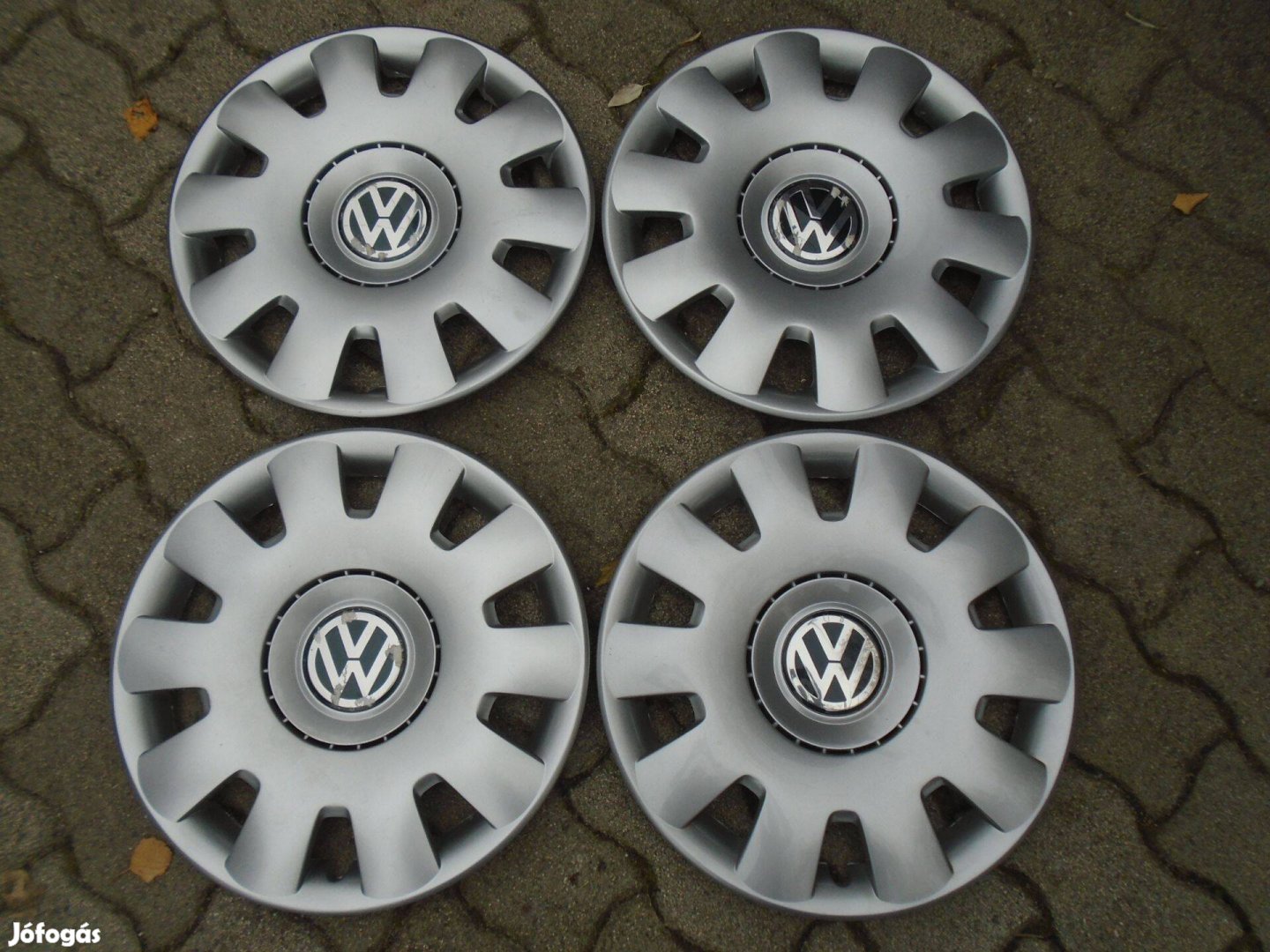 VW, Volkswagen 15" gyári dísztárcsa garnitúra eladó