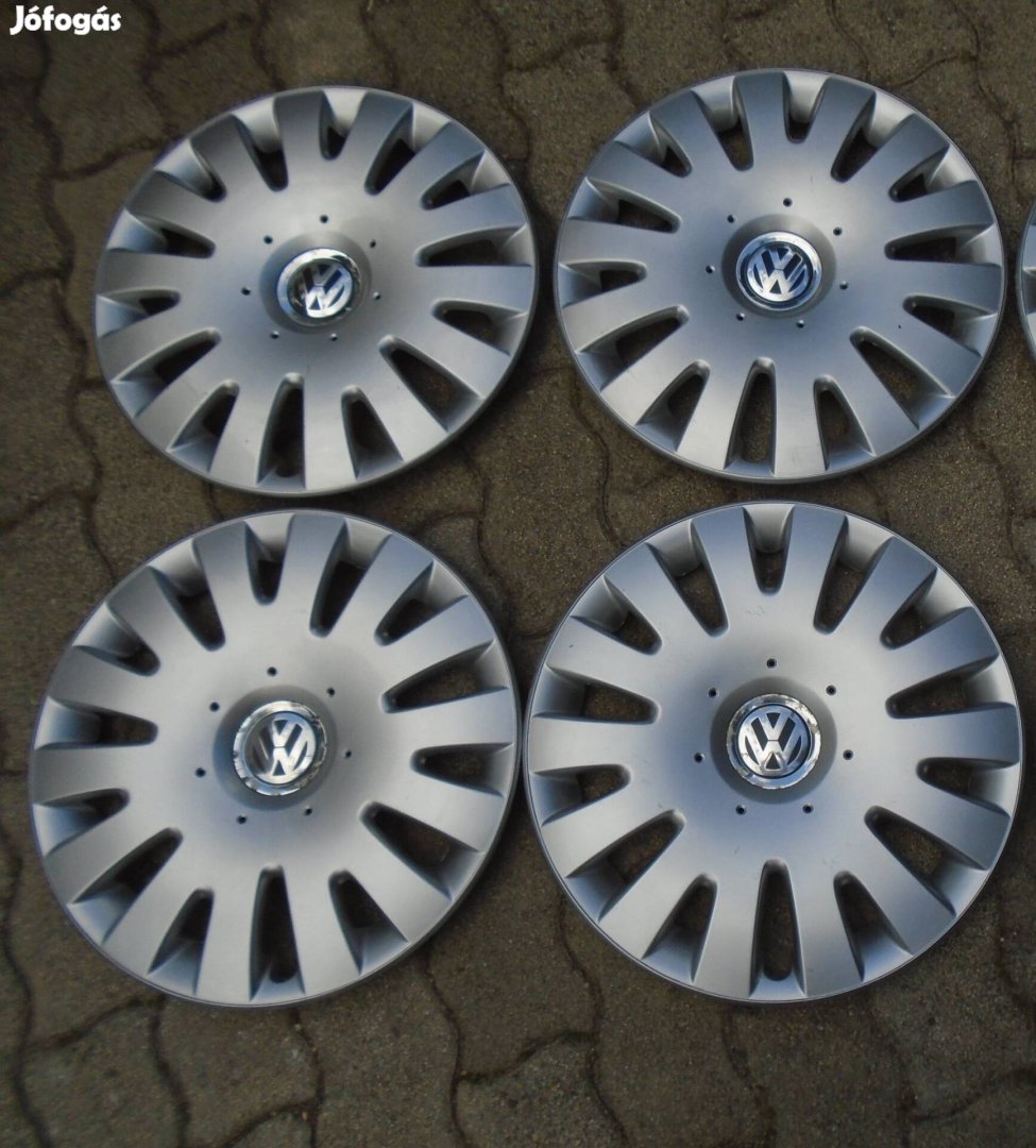 VW, Volkswagen 16" gyári dísztárcsa garnitúra