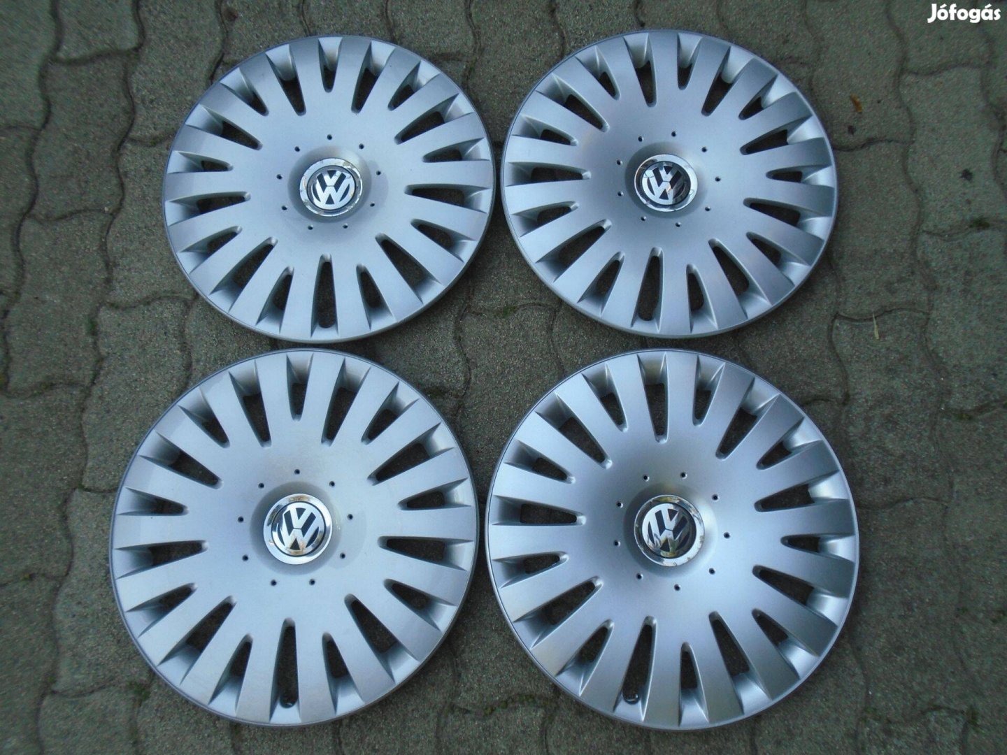 VW, Volkswagen 16 collos gyári dísztárcsa garnitúra