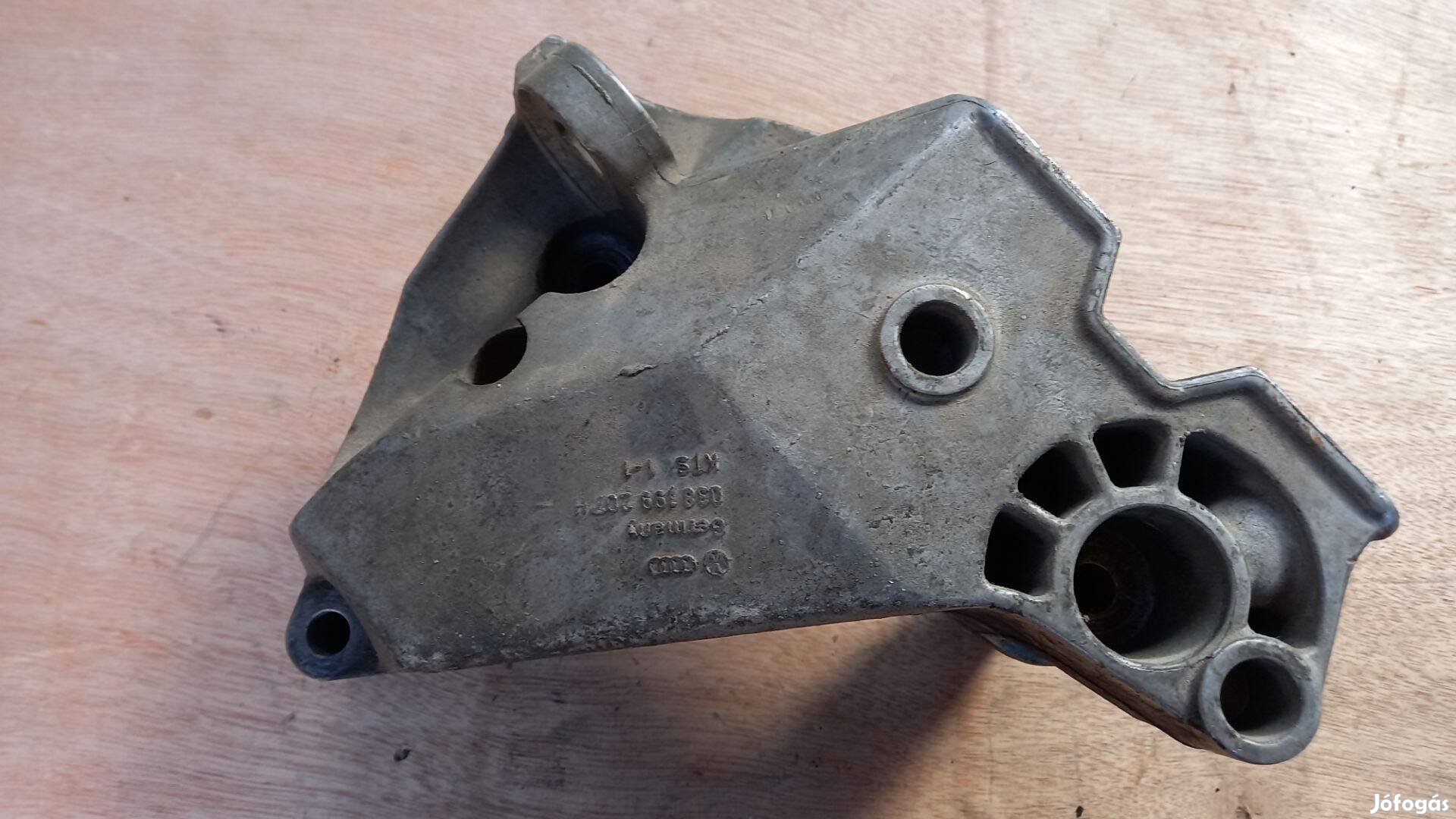 VW / Audi / Seat / Skoda motortartó bak 038122207H