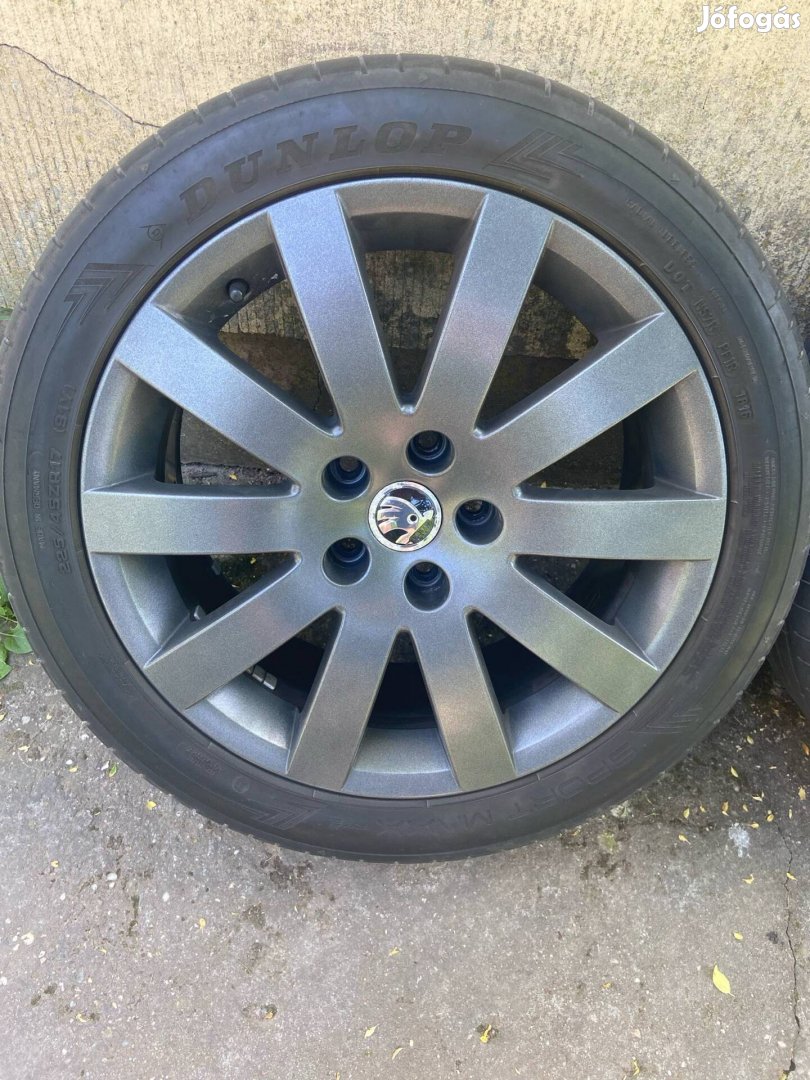 VW / Skoda 17 Felni 5x112 Dunlop 225/45 R17