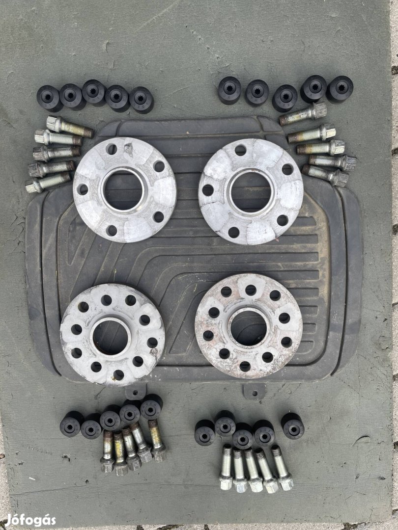 VW  / Audi /  Skoda nyomtáv szélesítő szett 15 és 13 mm