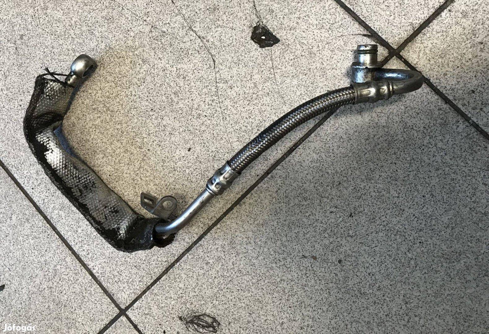 VW csoport Leon 1P 2,0 Ttsi - turbó olajzócső 06J 778H