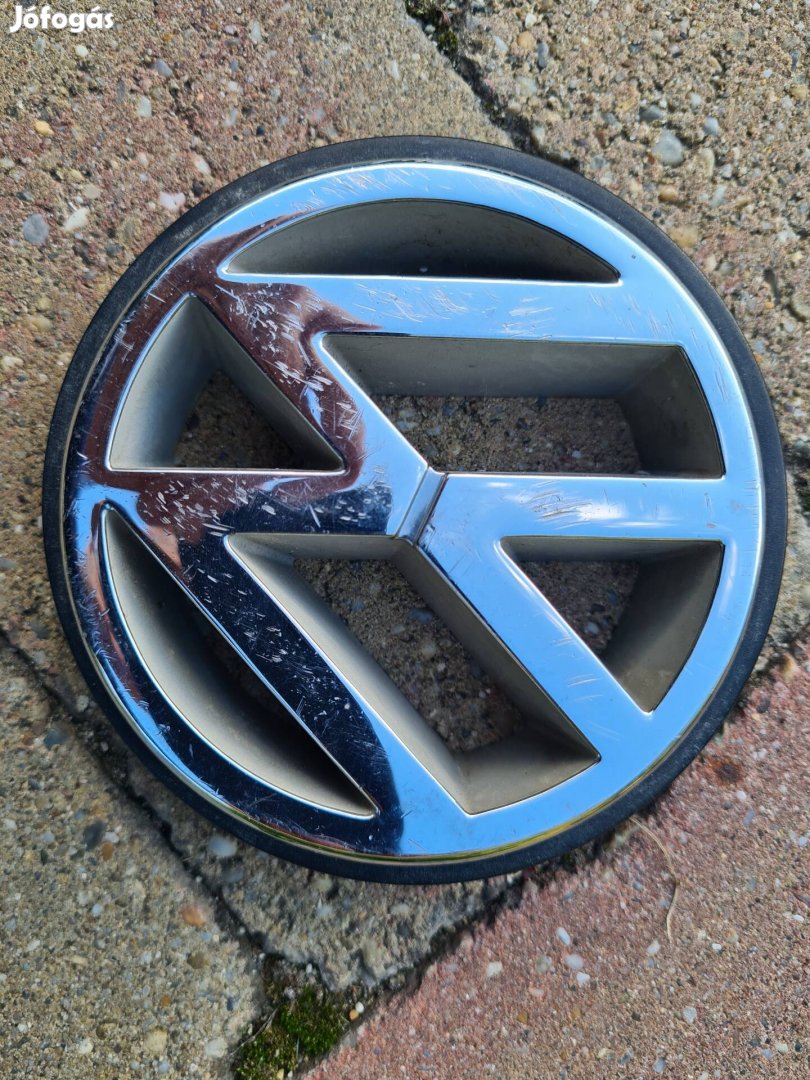 VW első hűtőrács embléma