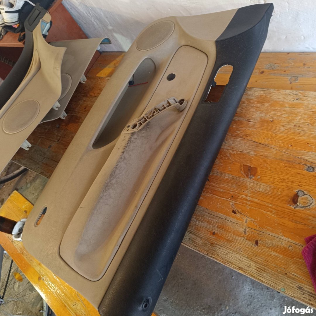 VW golf 4 ajtó kárpit 