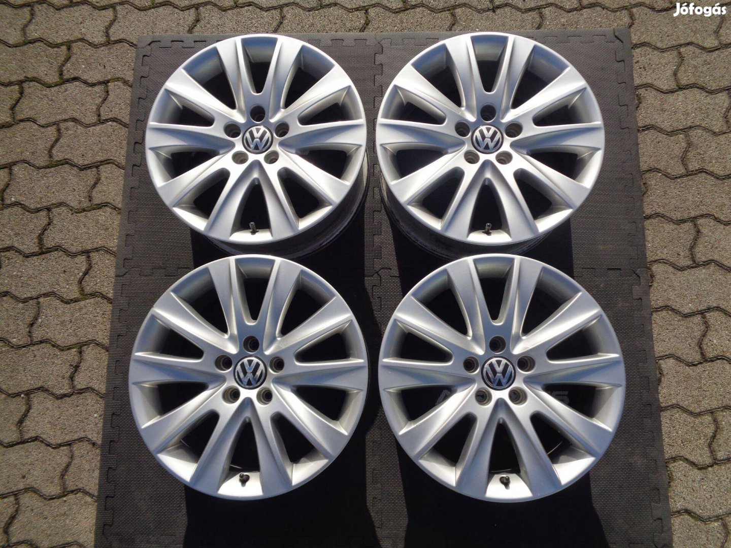 VW gyári alufelni 17-es, 5×112-es osztóval szép állapotban eladó