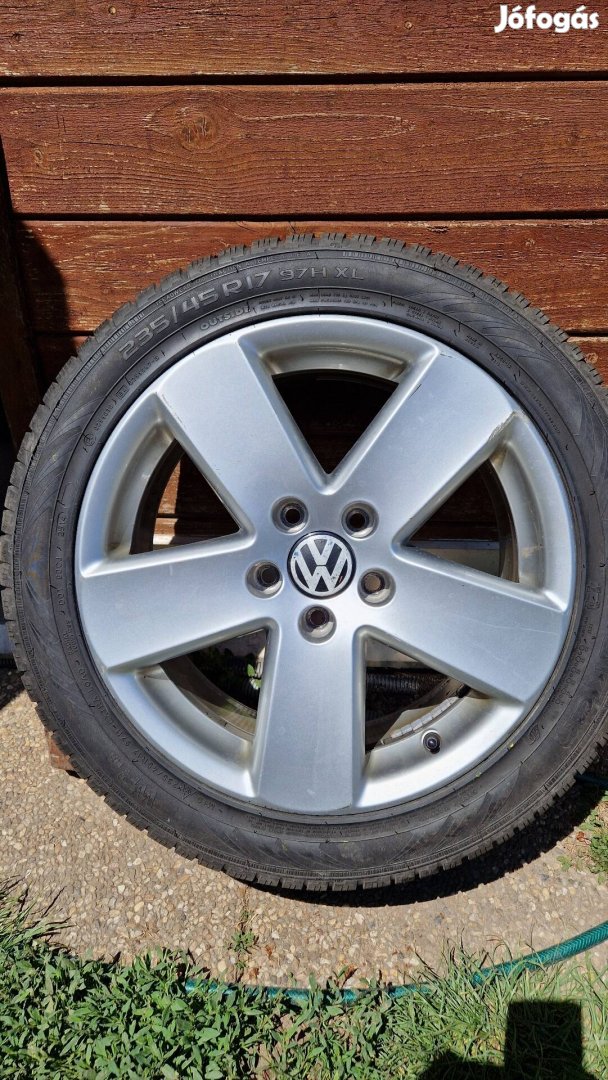VW gyári alufelni 5x112 17" Passat  téli gumikkal ( Borbet )