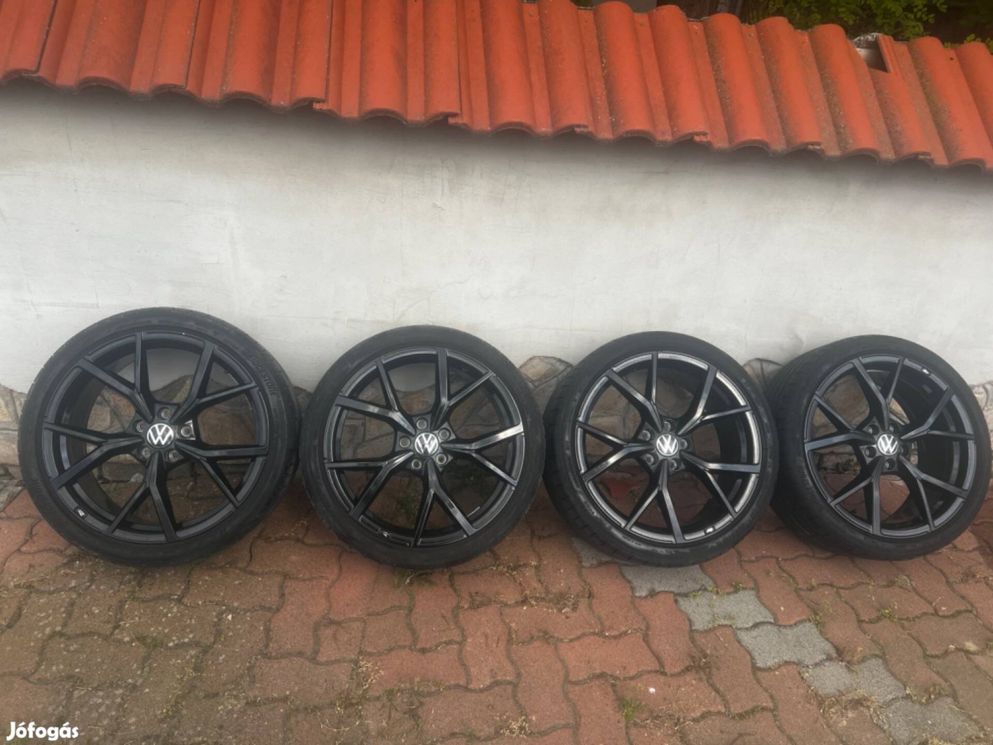 VW gyári alufelni Estoril 235/35 R19 Bridgestone Potenza nyári gumi