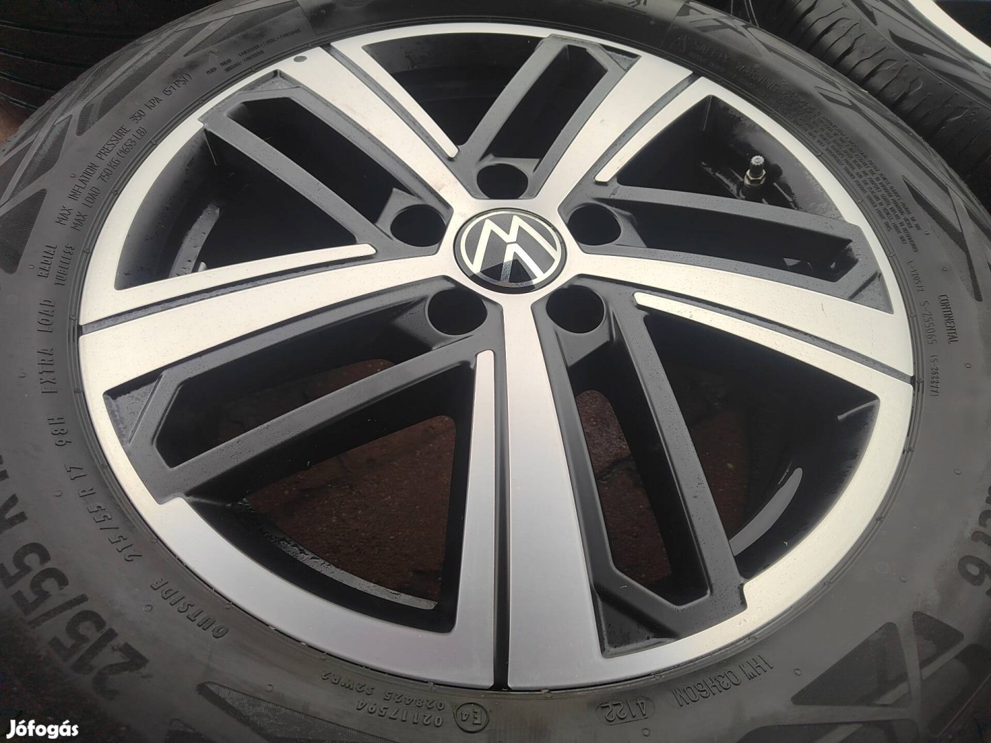 VW gyári új állapotú 17col alufelni 215/55r17 Continental nyári 
