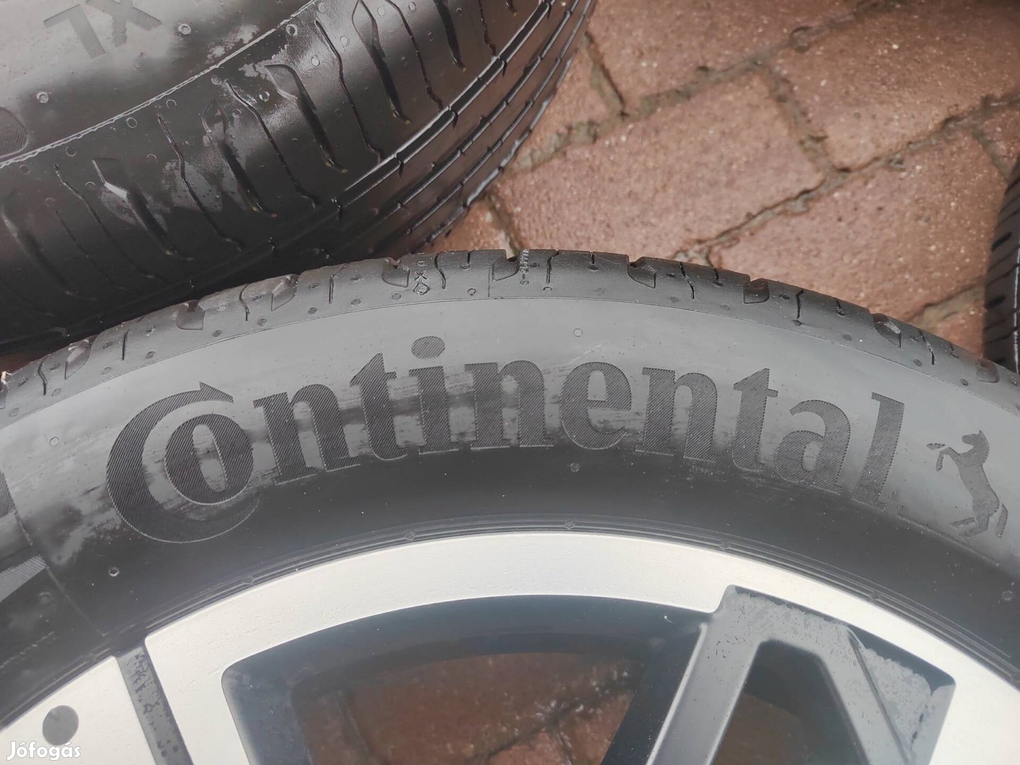 VW gyári új állapotú 17col alufelni 215/55r17 Continental nyári 