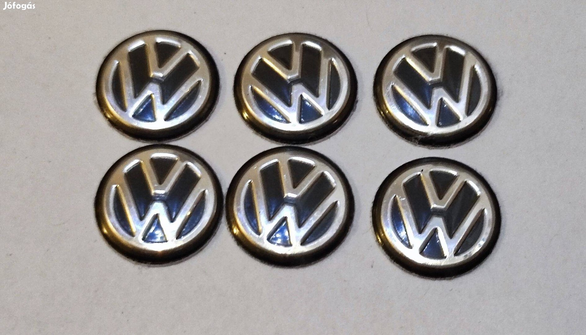 VW indítókulcs (autó kulcs) embléma 14, 10 mm-es kék, fekete, piros