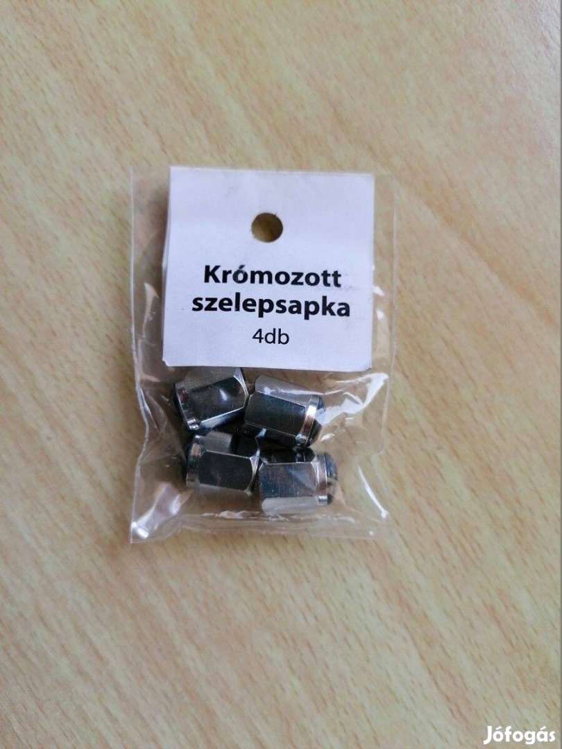 VW logós fém szelepsapka - krómozott, a logót műanyag réteg védi