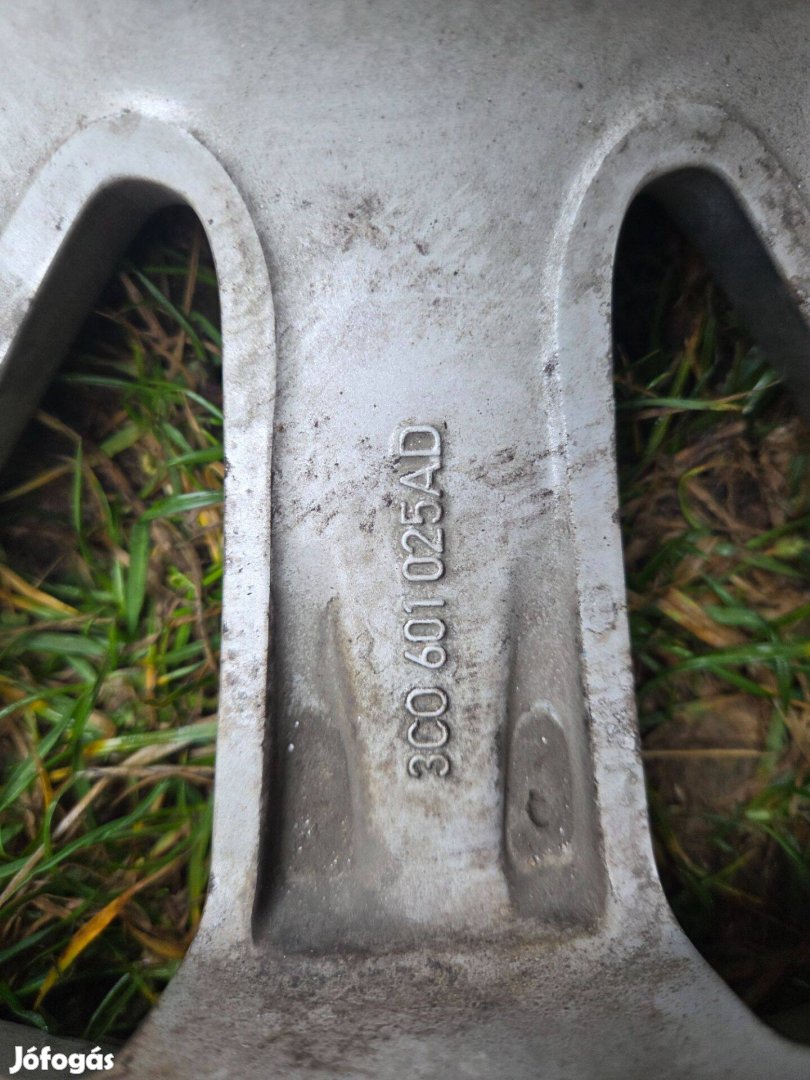 VW sérült alufelni