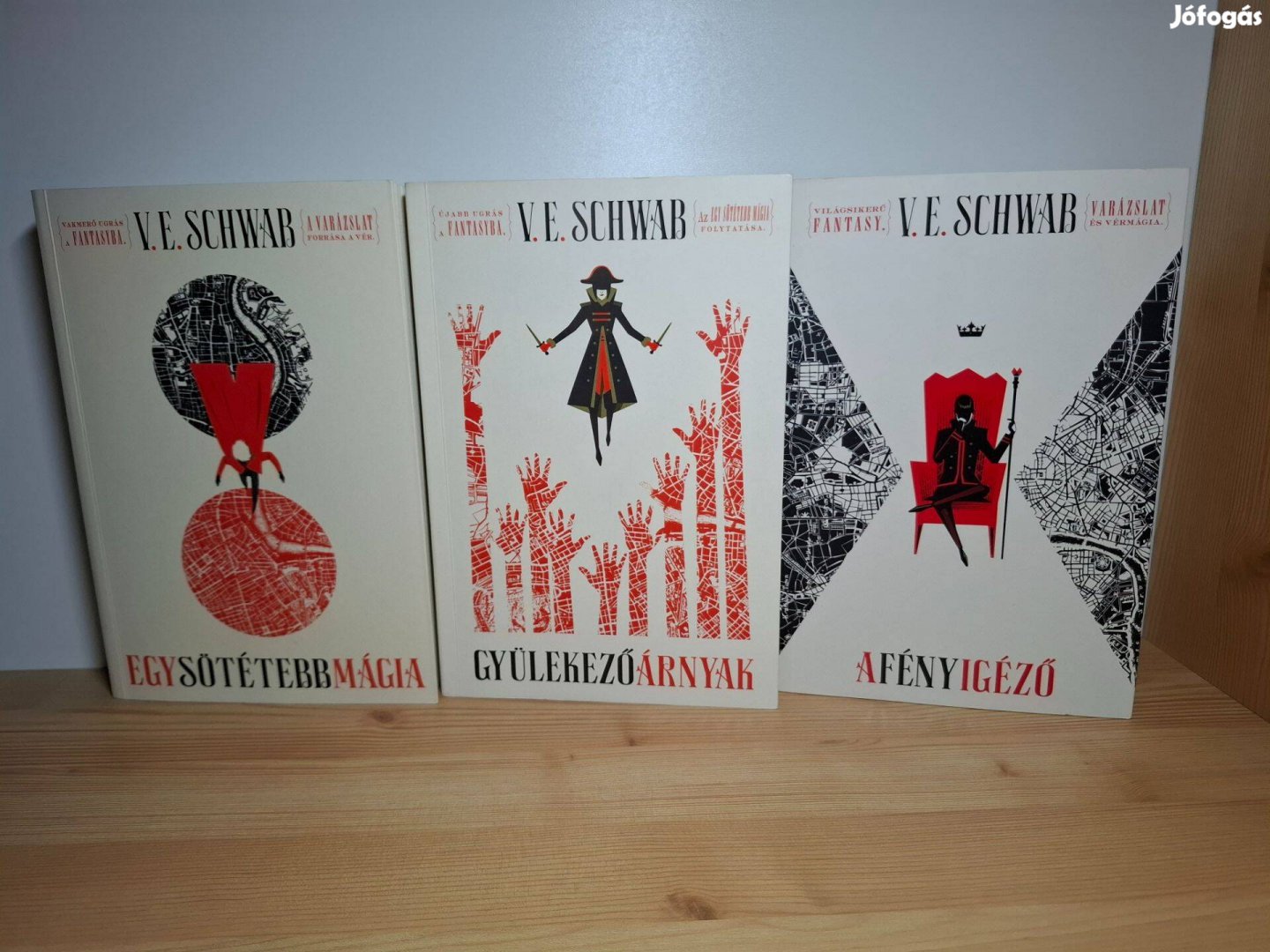 V. E. Schwab: A mágia árnyalatai