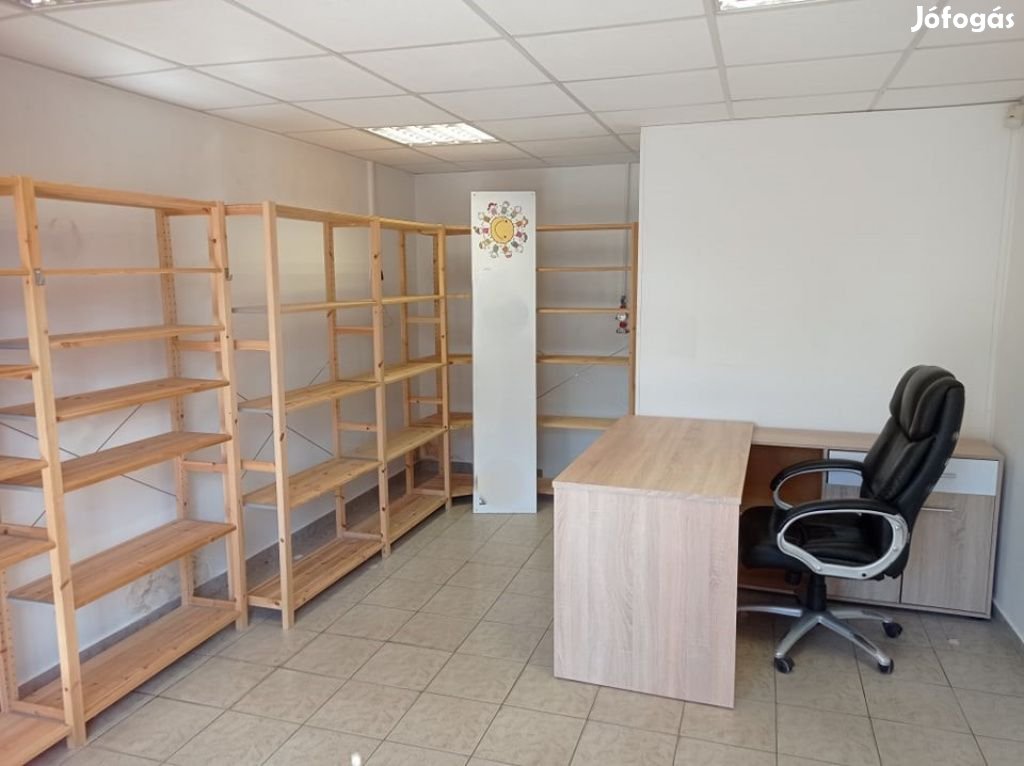 Vác, Dr Csányi László körút, 18 m2-es, üzlethelyiség utcai bejárattal