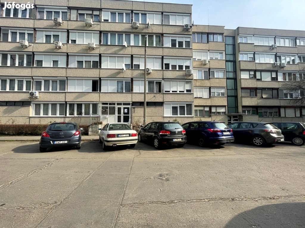 Vác, Nagymező utca, 57 m2-es, társasházi lakás, 2 szobás,