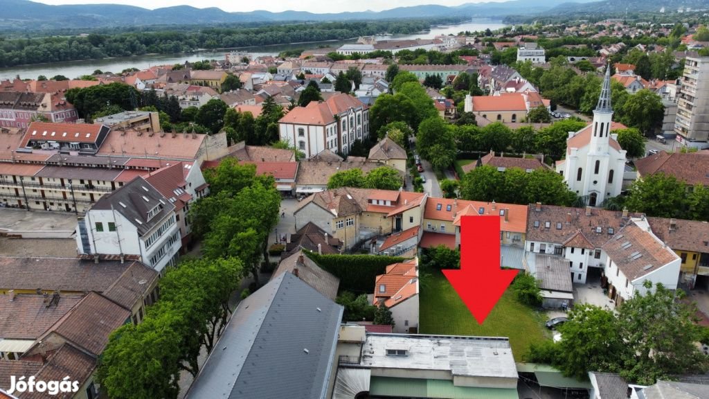 Vác, Széchenyi István utca, 887 m2-es, telek
