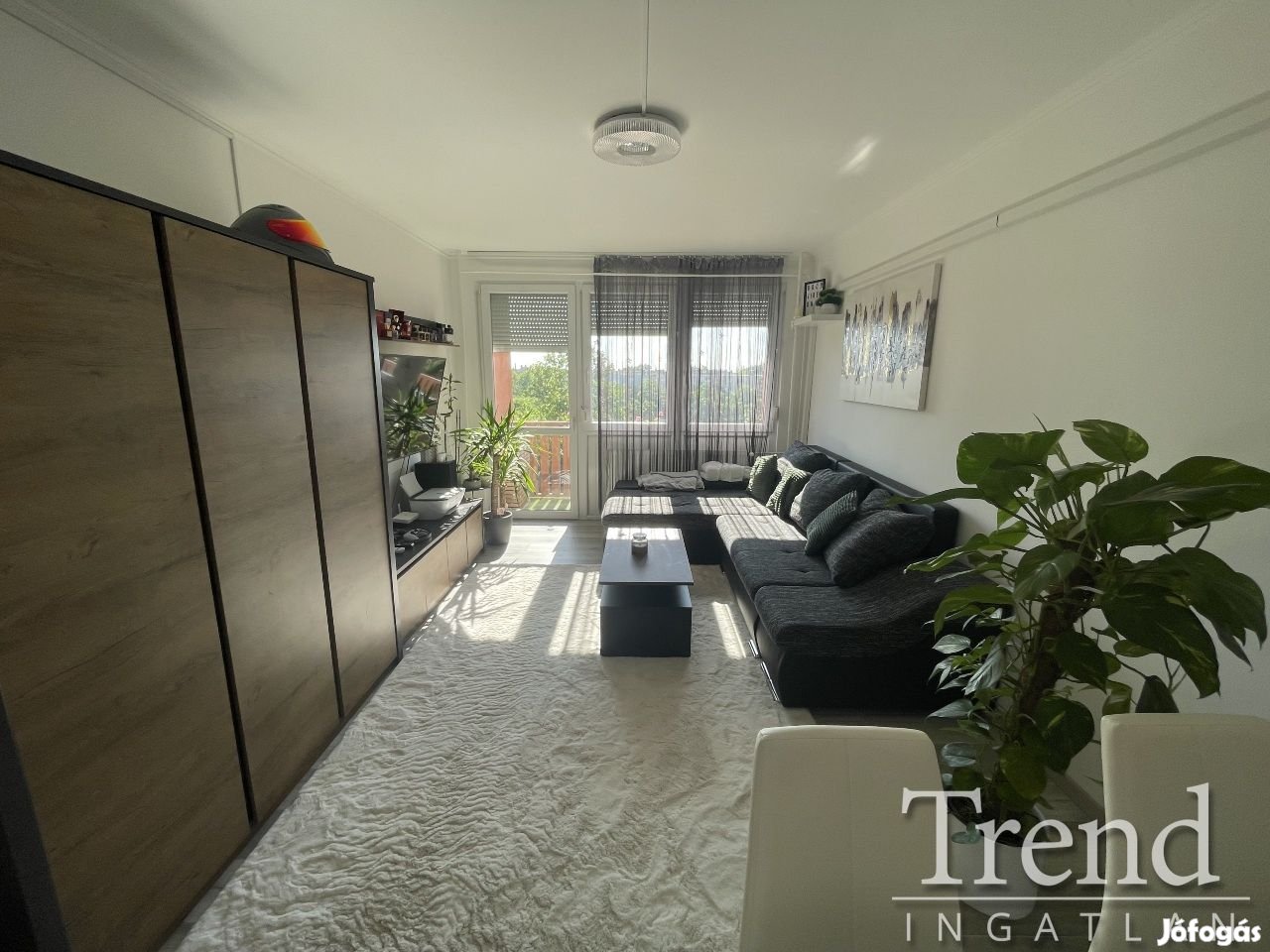 Váci Mihály utcában felújított két szobás, erkélyes lakás