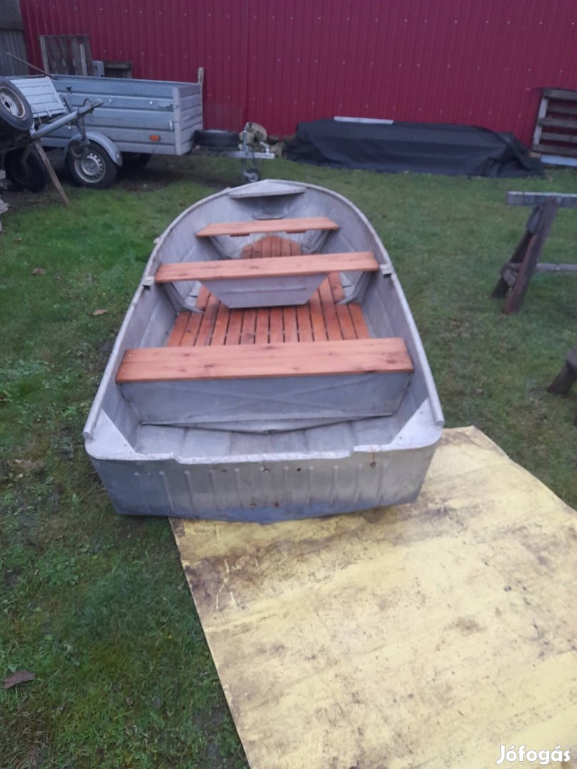 Váci alucsónak eladó a képen látható állapotban