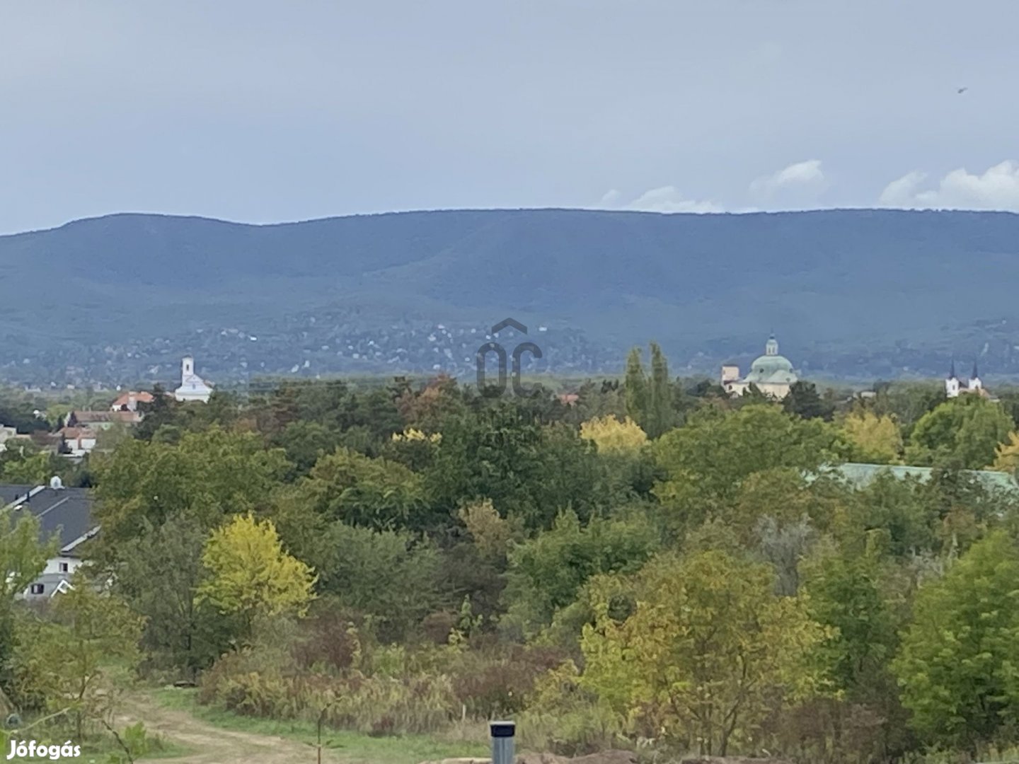 Vácon Örök panorámás építési telek eladó.