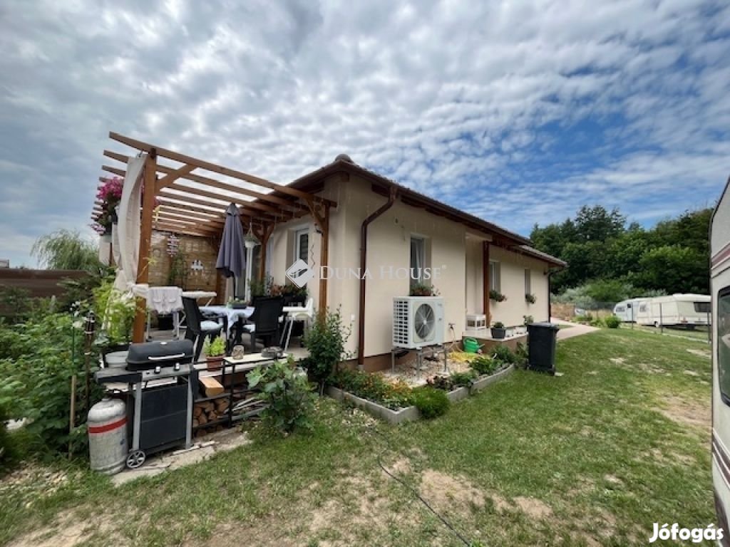 Vácrátóti eladó 77 nm-es ház