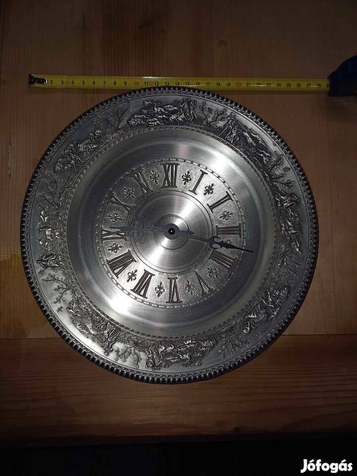 Vadász motívumos ón óra falióra