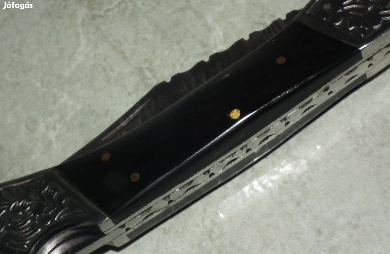 Vadász stílusú damaszk acél bicska zsebkés