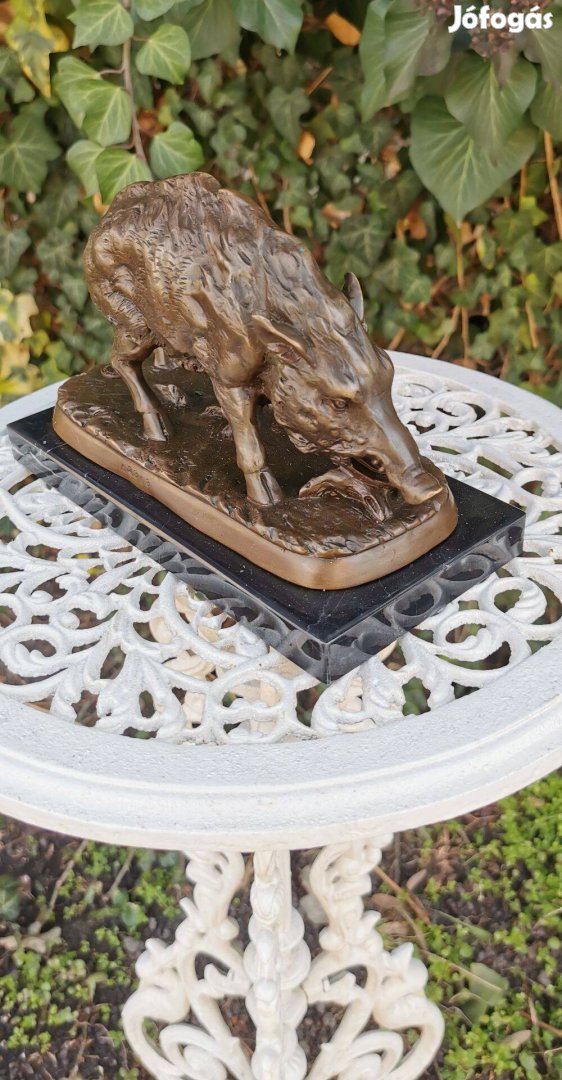 Vaddisznó - bronz szobor