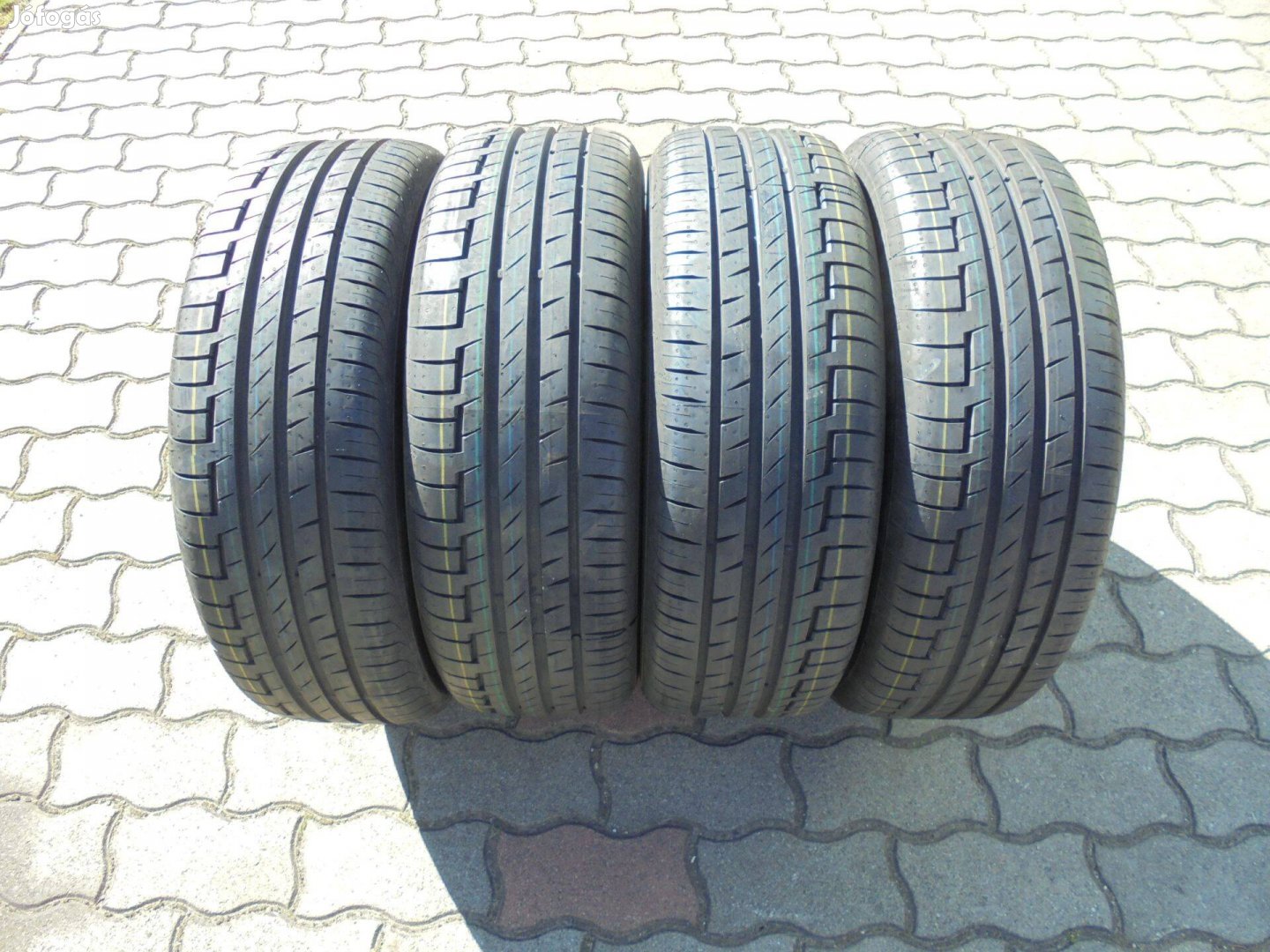 Vadi új 205/60 R 16-os Continental nyári gumi eladó