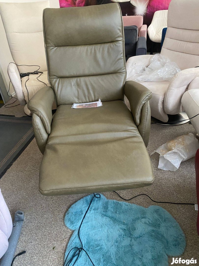 Vadiúj! Olíva színű, mindent tudó, sok motoros nagy relax fotel 239e
