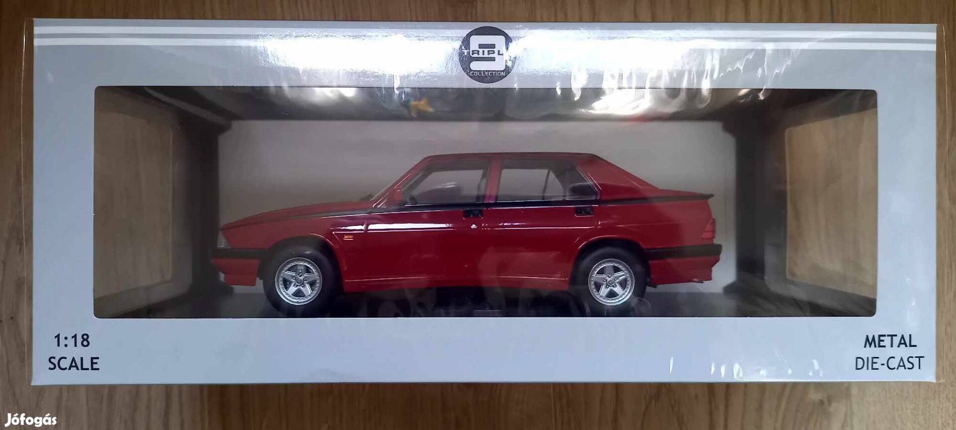 Vadonat új Triple 9 Alfa Romeo 75 1:18 modell