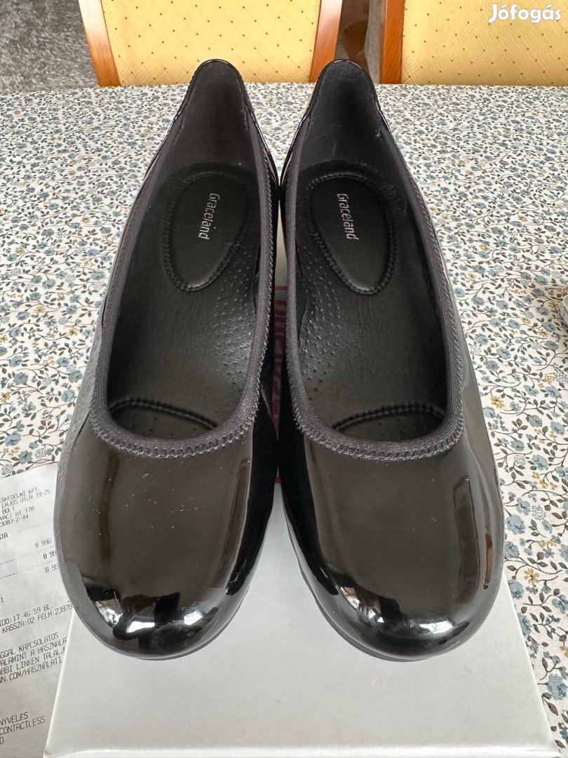 Vadonat új lány alkalmi iskolai cipő 38-as méret fekete lakk